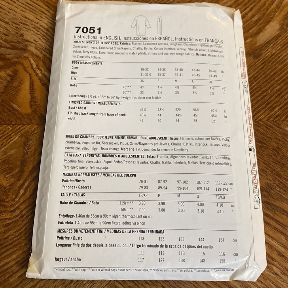 2001 Simplicity pattern #7051 - Picture 3 of 4